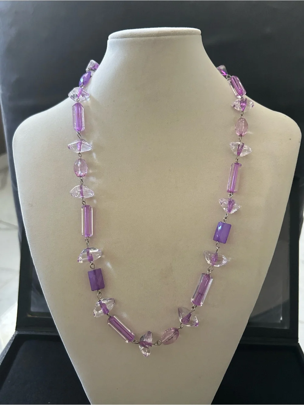 Vintage Purple & Clear Lightweight Acrylic Bead Necklace